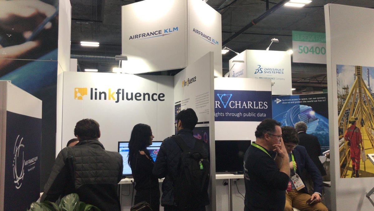 AirFranceKLM's tweet photo. #AirFranceKLM live from @ParisRegionNow’s stand at #CES2019 

Thrilled to be here alongside the finest French #AI startups to present our latest innovations ✈️ #CESAppliedAI https://t.co/QSYHPmCSFP