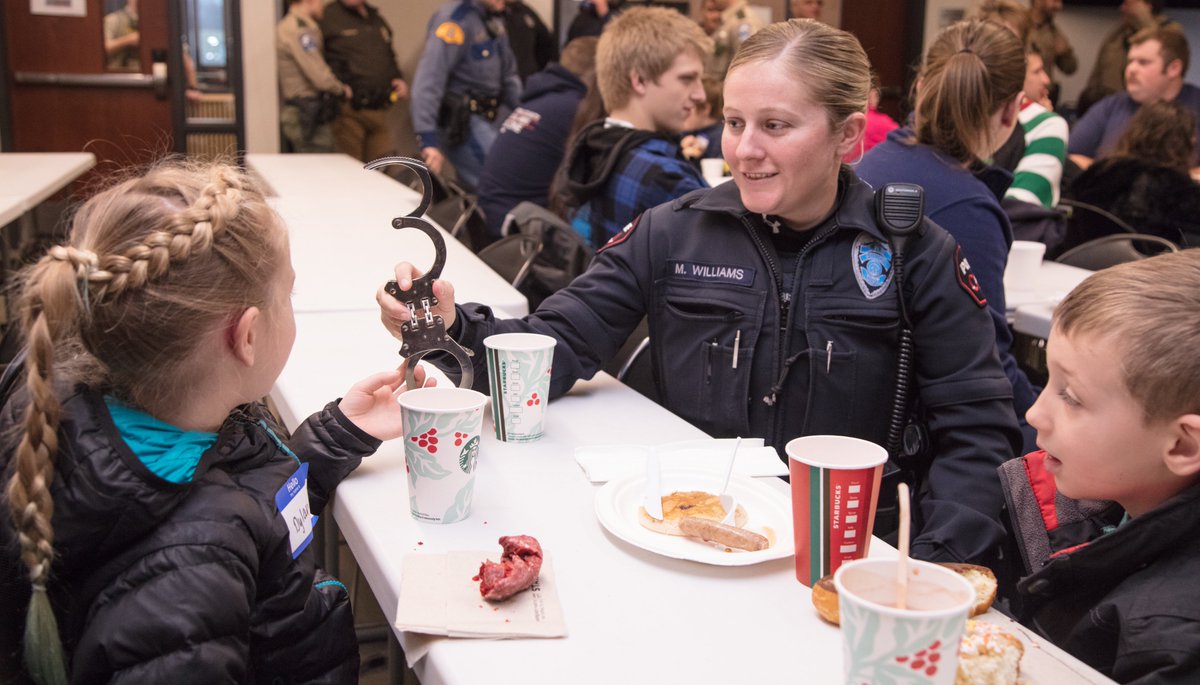 National Law Enforcement Appreciation Day! Thank you to all law enforcement and a big thank you to our very own <a href="/cwu_police/">CWU Police & Public Safety</a> &amp; <a href="/EllensburgPD/">Ellensburg Police</a> for keeping our campus &amp; community safe 🐾