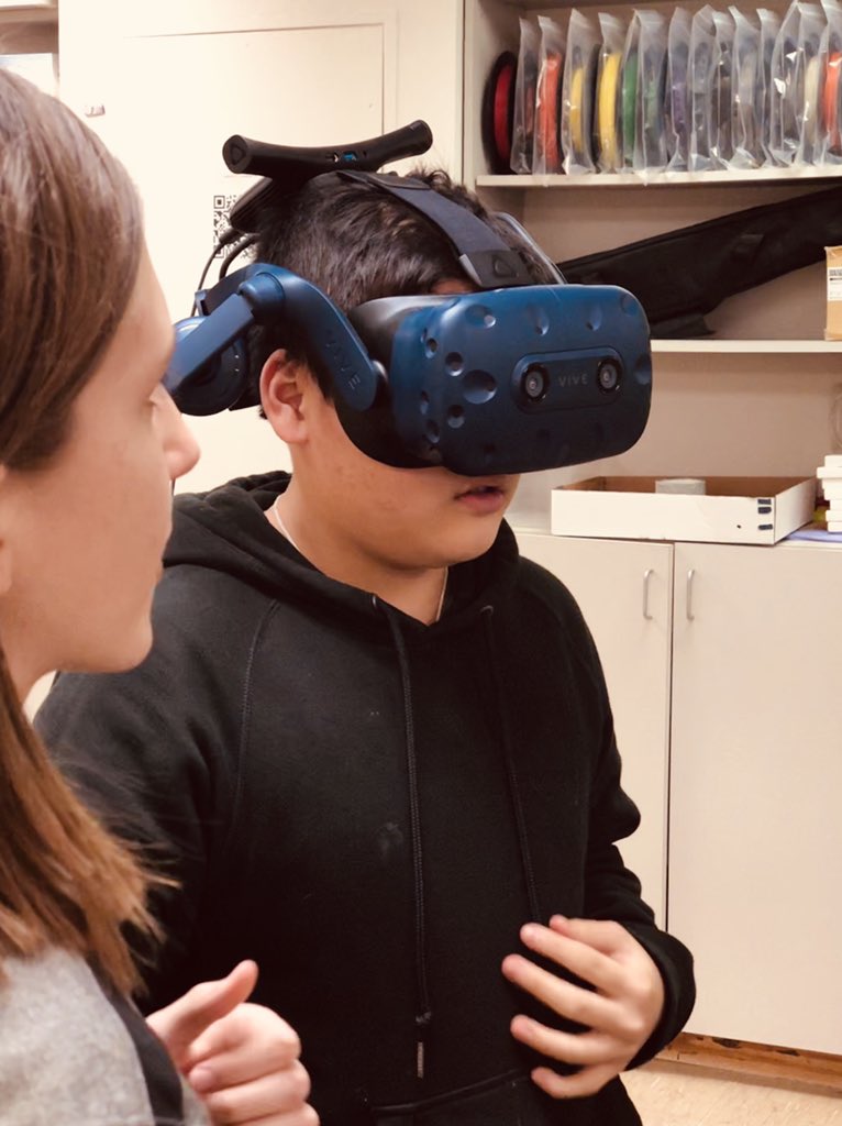 lacrossepoly's tweet photo. Today LDI’s VR (virtual reality) Team was helping students better understand how VR works. #LDI #sdlax https://t.co/A0xxD6xlGC