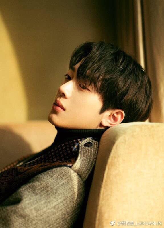meomeo178's tweet photo. Ngoài đẹp trai ra thì chính là siêu cấp đẹp trai 🤣🤣🤣 #LaiKuanLin ❤️❤️ https://t.co/gRFR6QXS3r