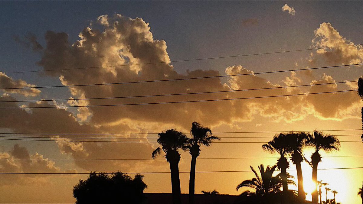 gabspacker's tweet photo. drop your favorite sunset pics &amp; share how truly amazing the wolrd can be💗✨🌞🦋 https://t.co/39jzrFxJow