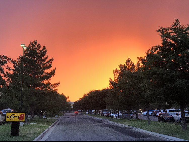 gabspacker's tweet photo. drop your favorite sunset pics &amp; share how truly amazing the wolrd can be💗✨🌞🦋 https://t.co/39jzrFxJow