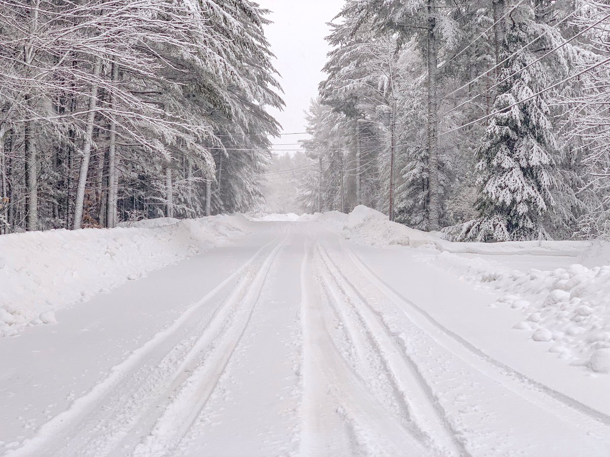 mainelycasey's tweet photo. @WesternMEwx 😳😳😳😳😳😳 #3pmupdate https://t.co/kHctgwNq0Z