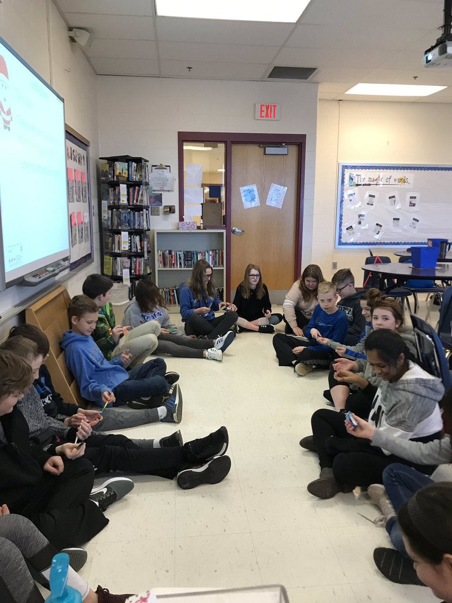 MrsJamesELA's tweet photo. Practicing listening skills today! #ela6 #passleft #passright https://t.co/DUVVq9KndZ