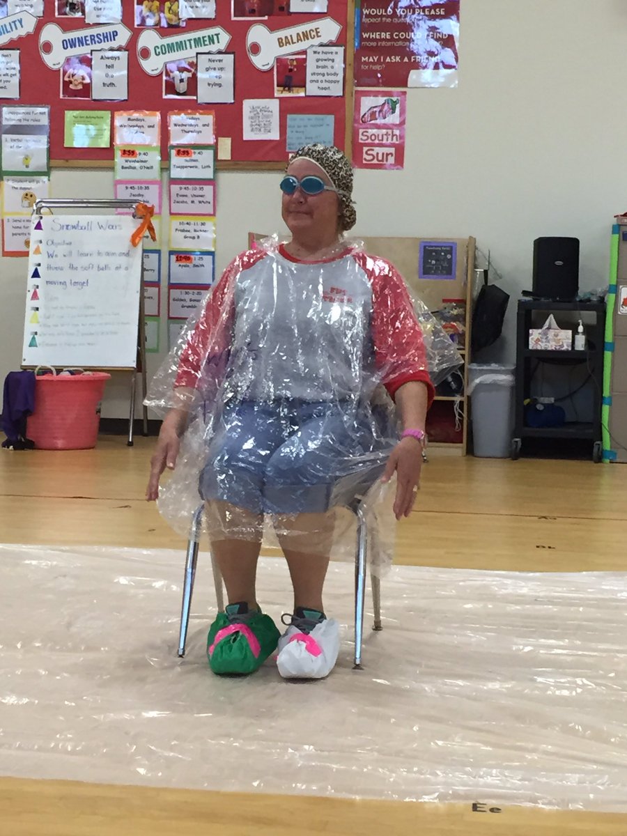 FPSBillieKids's tweet photo. We love Coach Smith! #FPSPride #CoachSmithRocks #BoosterthonFunRunPrize @Boosterthon https://t.co/QygJ0ga9e6
