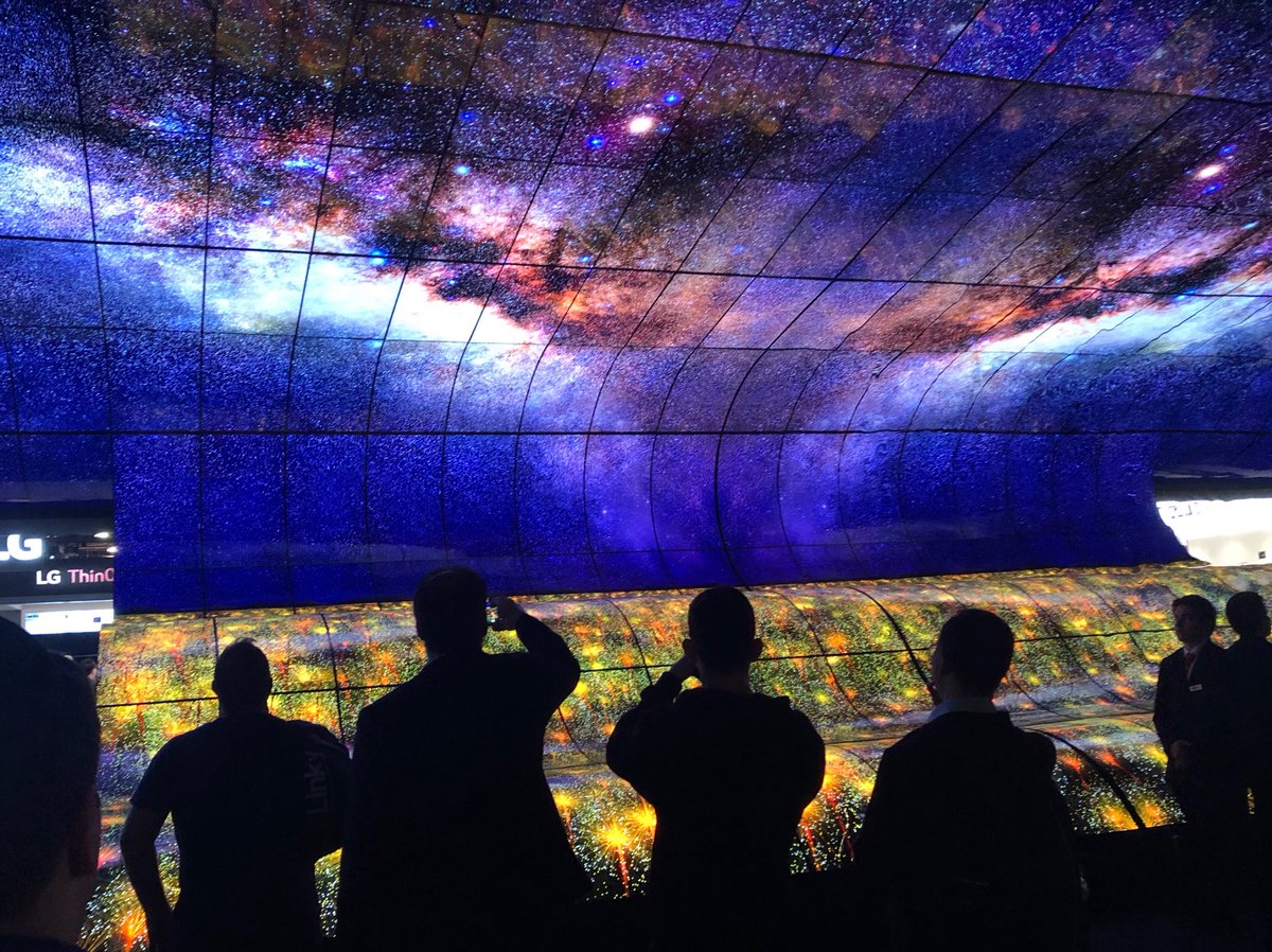 modelguy's tweet image. LG blows it out again with a huge curved OLED display. We could do some cool things with this. ⁦@CBTarchitects⁩ ⁦@CES⁩ ⁦@LGUS⁩ #cbtatCES