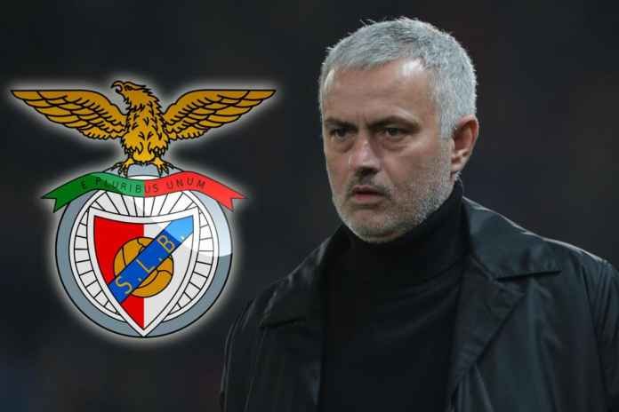 realmadridindo1's tweet photo. Demi kembali ke Madrid, Mourinho sampai harus menolak pinangan dari Benfica, klub pertama dalam karier kepelatihannya. Hanya saja, Mourinho sudah mengajukan dua syarat yang harus dipenuhi oleh Florentino Perez untuk kembali menangani #RealMadrid. (SportsMole) https://t.co/MapPDb78m7
