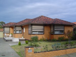TradersCircle's tweet photo. CoreLogic Moody’s Forecasting Further Falls For The Australian Housing Market

Read More:  https://t.co/05G3tkpnNQ https://t.co/igR4tHL7A9