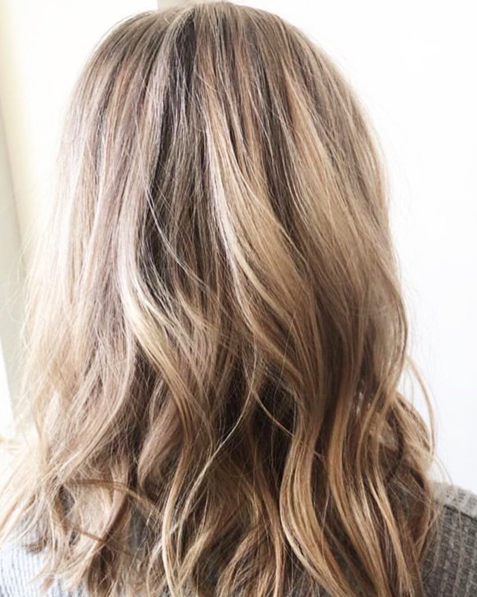New Year, new hair! Celebrate #2019 right by treating yourself. 
.
Cut and color by Pelo Artist Sarah!
Call 763.324.7129 to book your appointment.
.
.
.
#pelosalonspa #aveda #shareaveda #crueltyfreecolor #avedacolor #avedaartists #blondehair #blond #blondebalayage #mn #mnhair