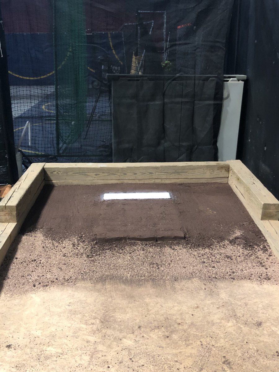 ScanzanoCombat's tweet photo. Scanzano Baseballs newest addition! Throw your bullpens on a real clay mound built to MLB, NCAA and NFHS specs! Contact us for rental information and lessons in with one of our profession pitching instructors. #dreambig #whereyoutrainmatters #baseball #mlb #pitchers https://t.co/1rXhMZKbG5
