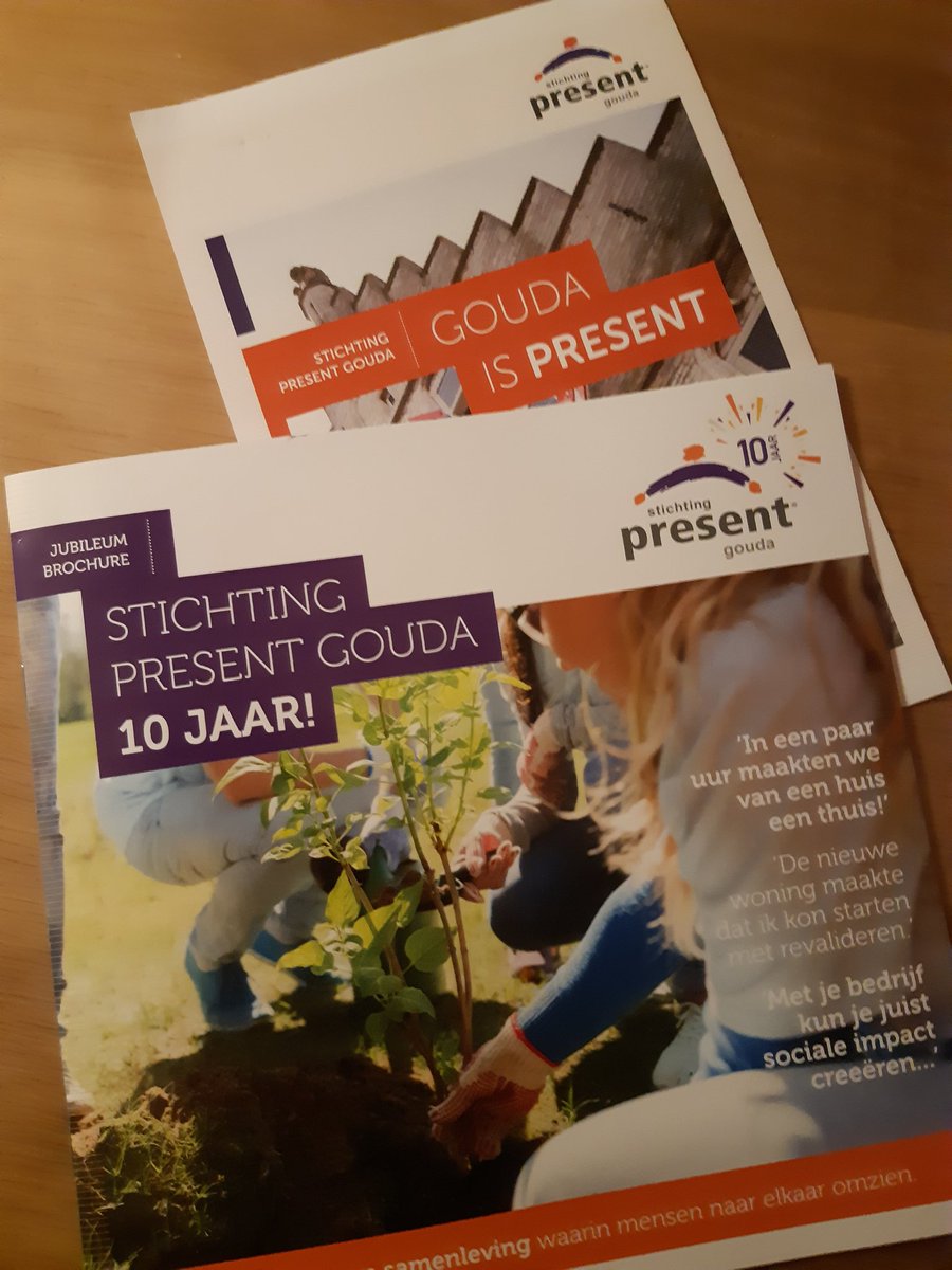 Jubileumbrochure Stichting Present #Gouda, dit jaar 10 jaar! Van harte vanuit <a href="/cdagouda/">CDA Gouda</a> en succes met het goede werk! #voorelkaar <a href="/PresentGouda/">Present Gouda</a> <a href="/Presentnl/">Stichting Present</a>