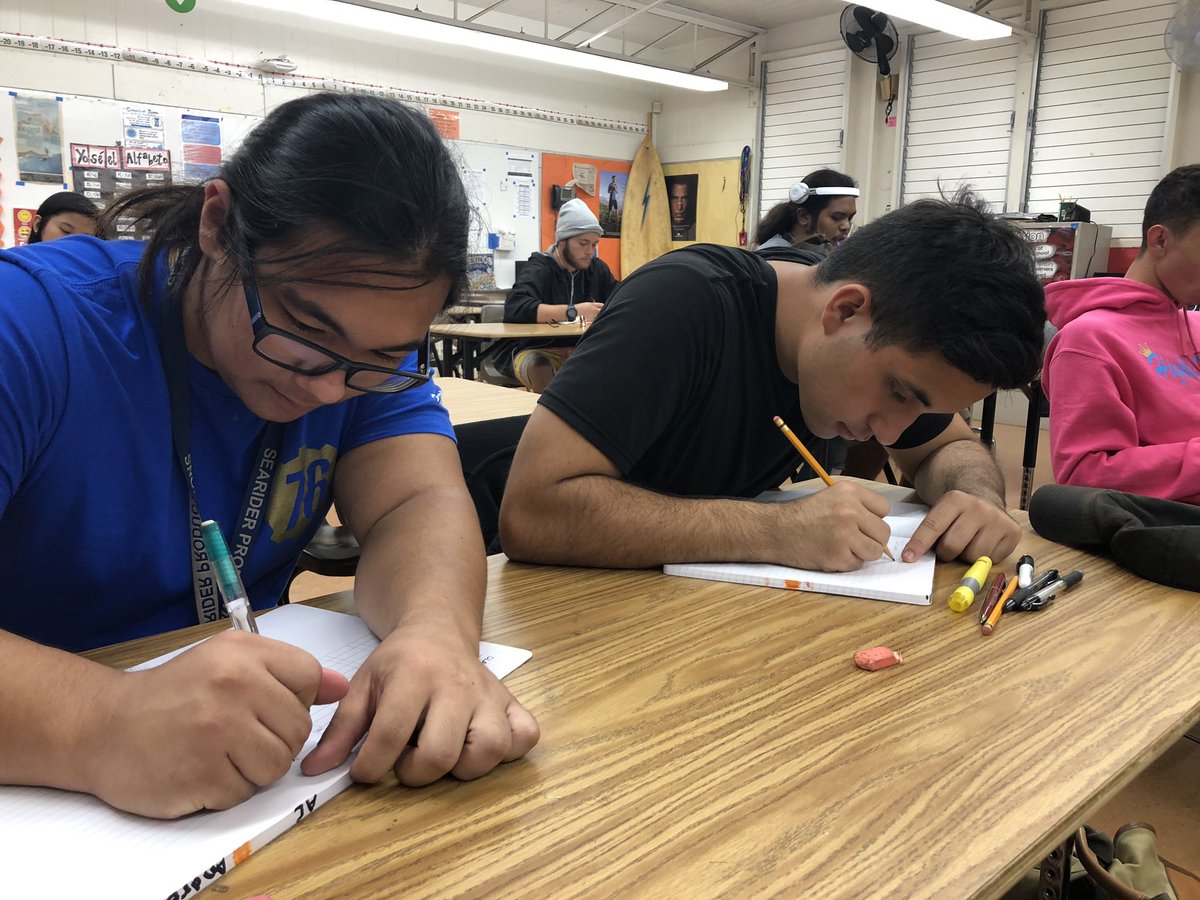 Precious_SN's tweet photo. Project Positive!
In psychology, Mr. Jockola is getting the message across to the class about being unplugged, and how electronics make you miss out on doing a good deed for one another even if it’s as little as picking up someone’s pencil.
#snwhs https://t.co/8Yueu57gDx