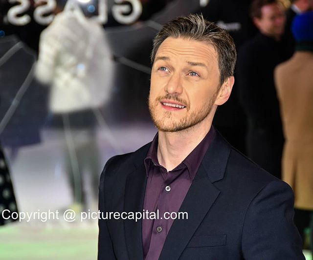 GermanMcAvoyers's tweet photo. NEW picture of James McAvoy @jamesmcavoyrealdeal at the premiere of GLASS in London
_____
Credit: https://t.co/ZQXDwKGOkx
_____
#split #splitmovie #splitmovie2017 #anyataylorjoy #bettybuckley #lisaliberati #lisalibs #mnightshyamalan #glass #glassm… https://t.co/dczE23Olgi https://t.co/wMxSfcVszq