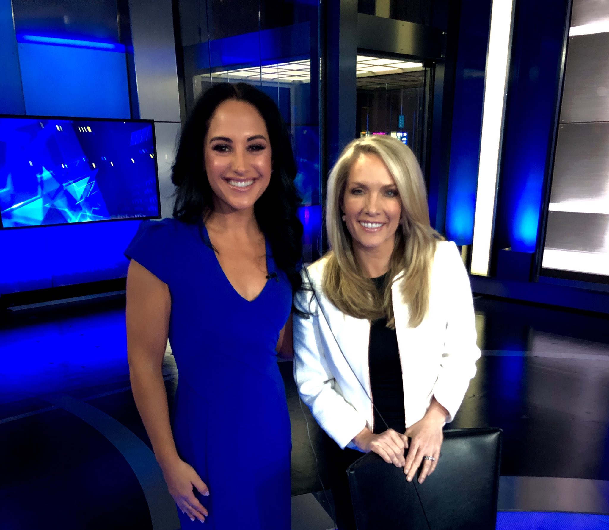 Emily Compagno on X: "It's showtime - @TheFive starts now! @FoxNews 🙌  @DanaPerino ♥️ https://t.co/ZDNIuEzhzF" / X