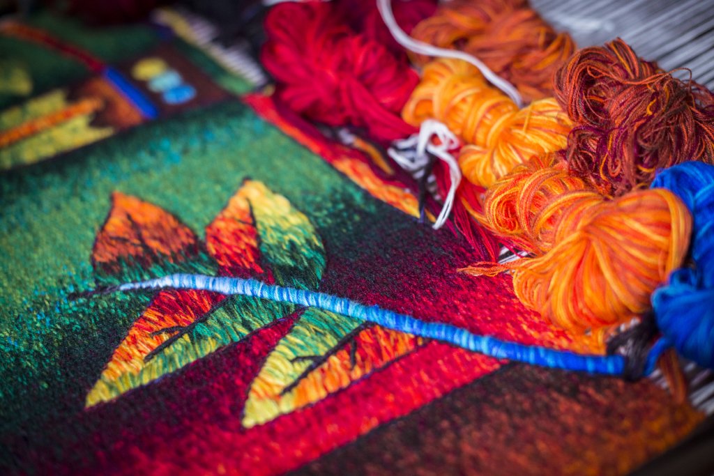 MaximoLaura's tweet photo. Handwoven Peruvian Tapestry. #TapestryArt
More information at https://t.co/8sl5wFbB3c
#tapestry #peru #peruvian #cusco #inka #textile #textiles #museum #MaximoLaura #inca #handmade #mask #sculpture #art #colours #andean #design #workshop #gallery https://t.co/TBJoTBLxOf