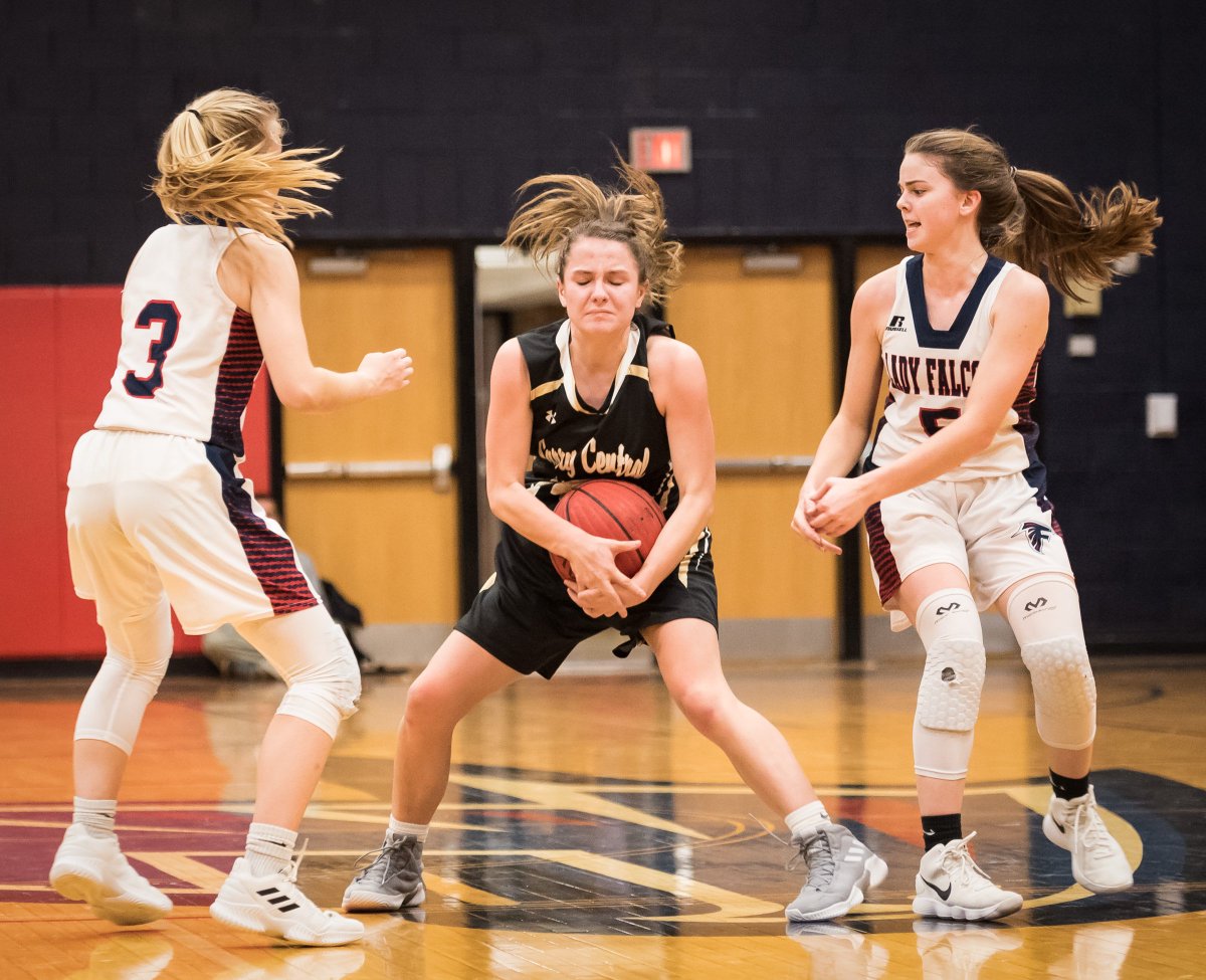 AllisonLeeIsley's tweet photo. Link to full photo gallery from last night's #girlsbasketball game between @ForbushABC and @schs_wb >>> https://t.co/iD3BoQIknc
@JournalNow @PrepZoneWSJ #highschoolsports #highschoolbasketball #basketball #forbush #forbushfalcons #falcons #surrycentral #goldeneagles #journalnow https://t.co/XqCz73ciTG