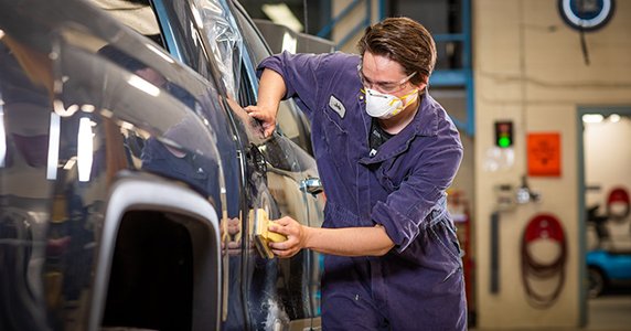 Be sure to mark your calendars! The School of Skilled Trades Program Preview is on March 2. Get more info about how to start a career in the #Trades 
Sign up for sessions now: bit.ly/2RGYN3s 
#NAIT #PreviewNAIT