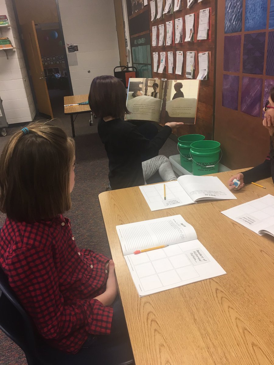 BeckyKolacki's tweet photo. Reading historical fiction picture books and analyzing while stopping and jotting their thoughts @LucyCalkins #lucyreading https://t.co/RDMBlHZDdp
