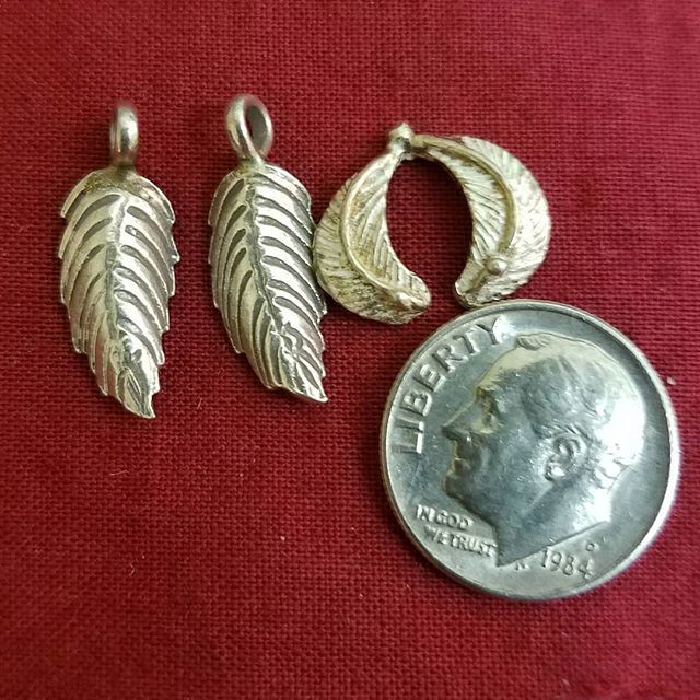 Sterling silver leaves.  Two are separate leaves and two are connected at the top. $20.00  for the whole group. $3.50 for S&H.  To buy say me in the comments section and send me a DM with your name and address and your PayPal email so I can send you an invoice.  #sterlingsil…