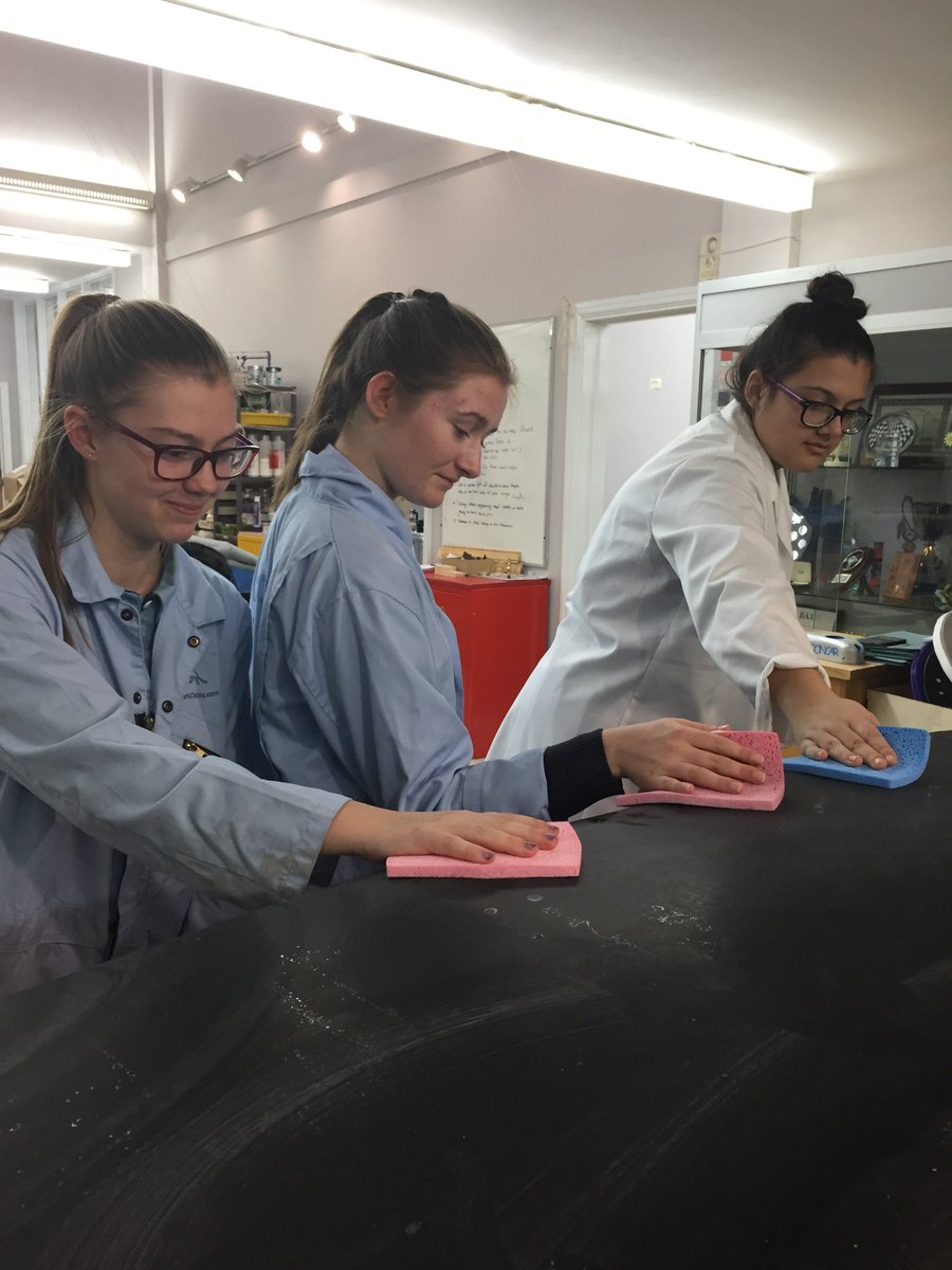 First day back after holidays today, we continued work on the car whilst the L4 team attached the seat belts to the back of the seat and Penny started to cut a hole in the side of Cobolt for the wheels.🚗
