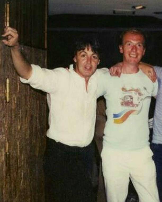 Geoff Emerick and Paul McCartney in the 80s ❤ 😎 What is your favorite song by Paul McCartney of the 80s or 70s ? ❤🎶 #geoffemerick #paulmccartney 🙏