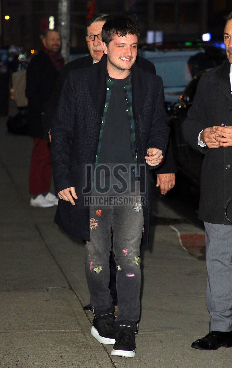jhutch_fr's tweet photo. #Photos - Josh Hutcherson arriving at the National Board of Review Awards Gala at Cipriani 42nd Street on January 8, 2019 in New York City. https://t.co/DFPHvQx8d1