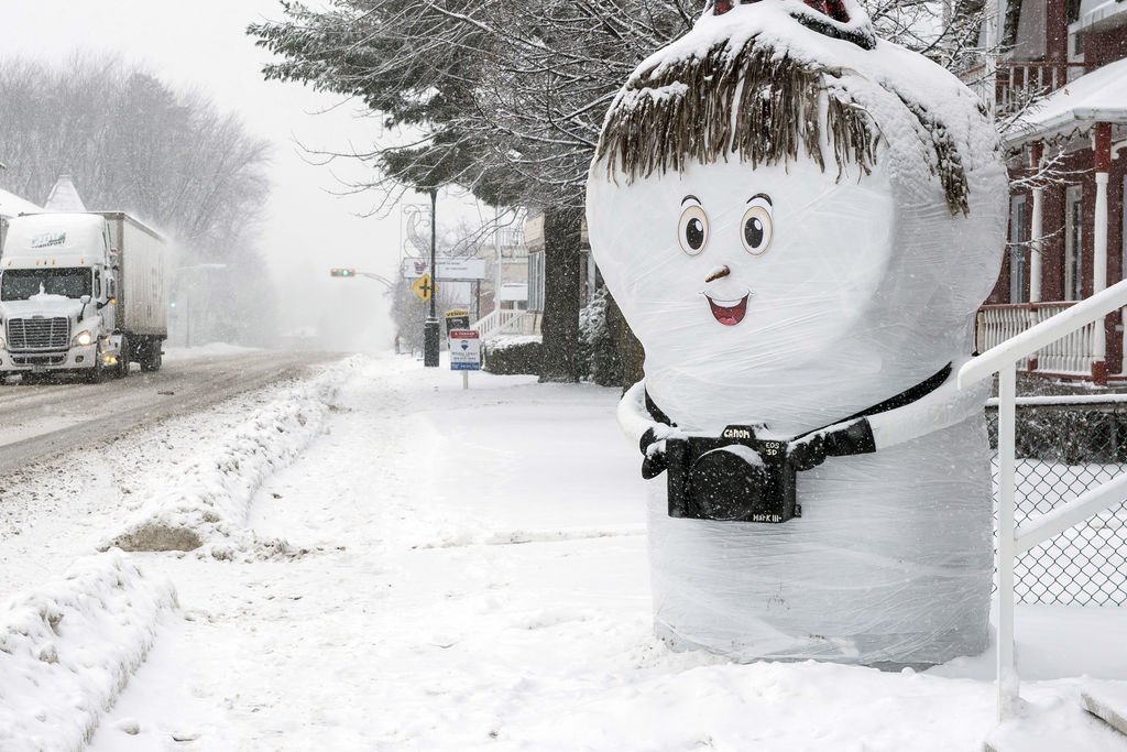 LT_LaTribune's tweet image. Des bonshommes de neige format géant au centre-ville latribune.ca/actualites/est…