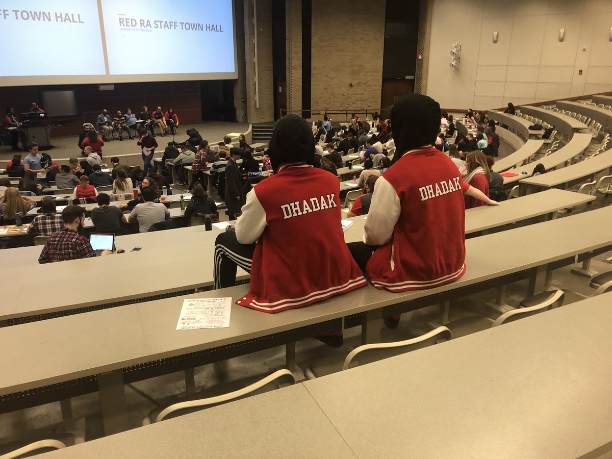 Thee_3rd's tweet photo. We’re always together so we had to do something for @uofcincy_RED’s Twin Day 🤷🏾♂️ #REDLifeUC #theREDexperience w/@nehsdude https://t.co/uKK3T257oz