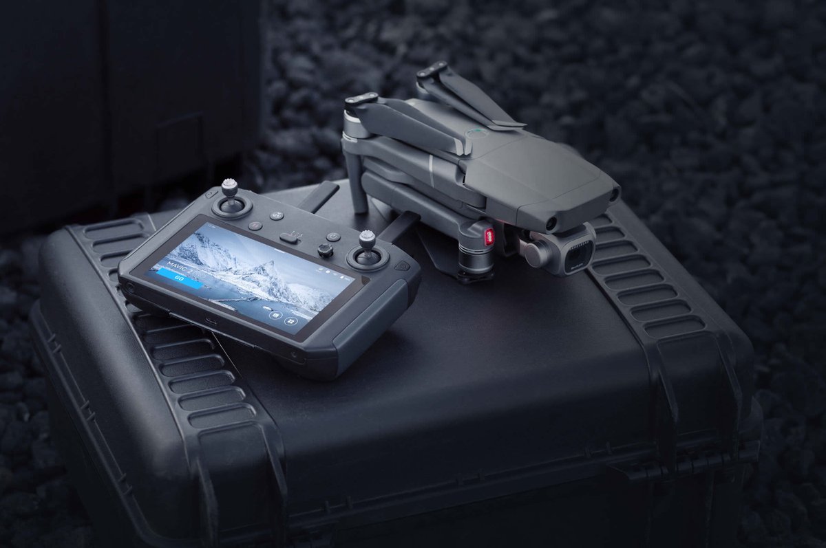 The New Mavic 2 Smart Controller from DJI #DJI #Featured #Mavic2 #Mavic2Pro #Mavic2Zoom #SmartController #Drone #DroneNews @DJIGlobal @DJIEnterprise dronebelow.com/2019/01/10/the…