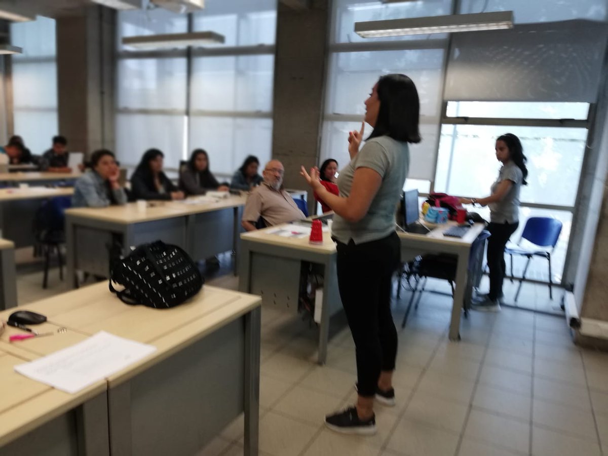 HoraDelCodigoCL's tweet image. Segunda jornada de capacitación en el marco del Plan Nacional de Lenguajes digitales 💻 del @InnovaMineduc  en colaboración con Fundación @KodeaOrg y @FTelefonica_CL 

¡Muy contentos por la gran convocatoria de docentes 👏👏!

#LenguajesDigitales 🚀
#programaelfuturo 🚀