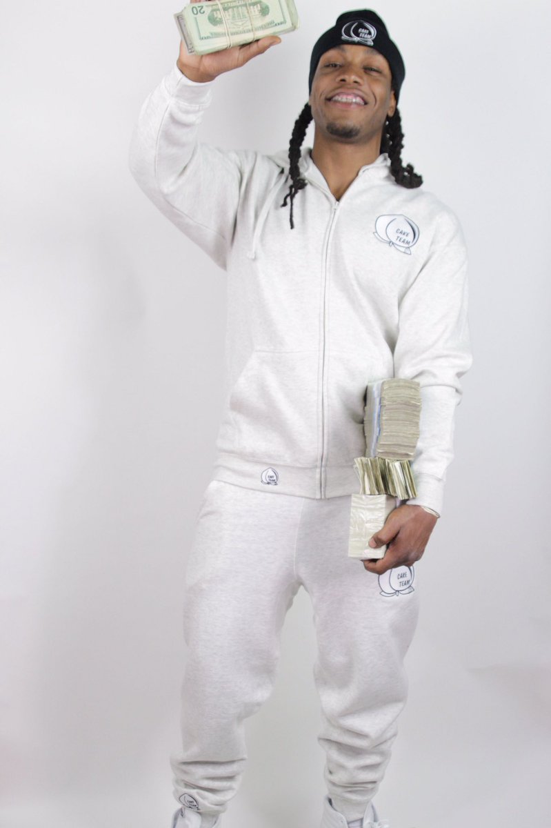 youngcitykingz's tweet photo. #caketeam #coming soon
#joggers
#leggings
#onesies and more go follow the ig website coming soon 🎂🍑💰🏃🏾 https://t.co/v04BdN2ud5