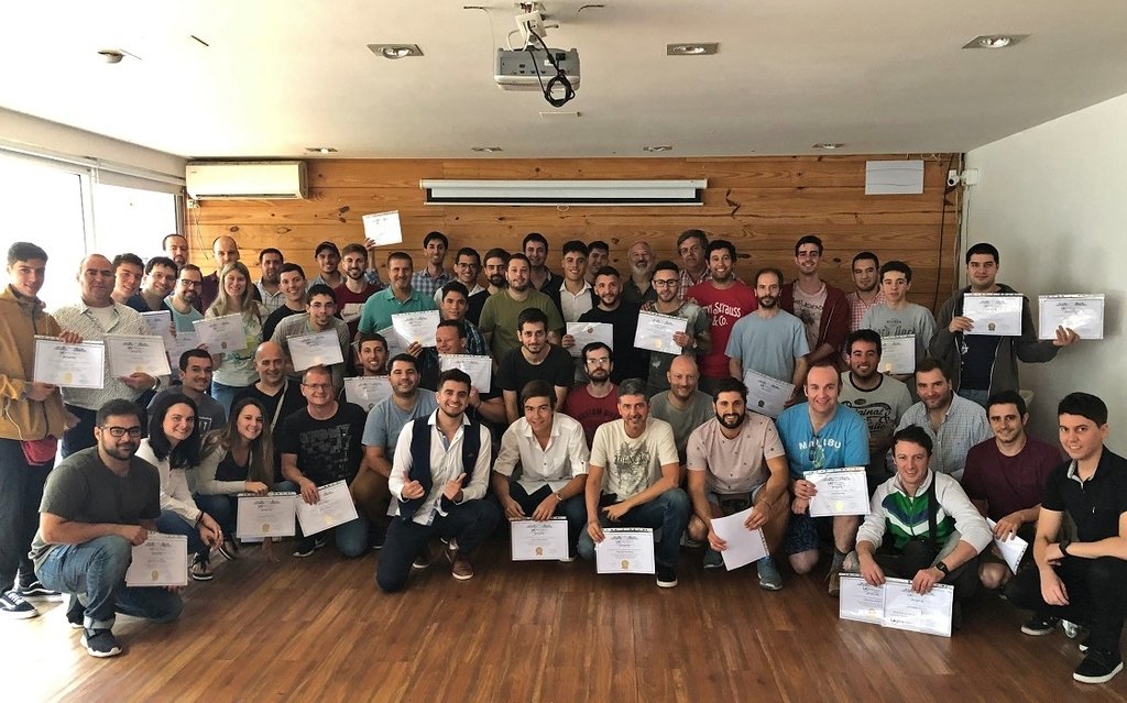 mvdtrading's tweet photo. Una nueva generación de Traders se ha recibido! 🎓 https://t.co/g2VospnnrW