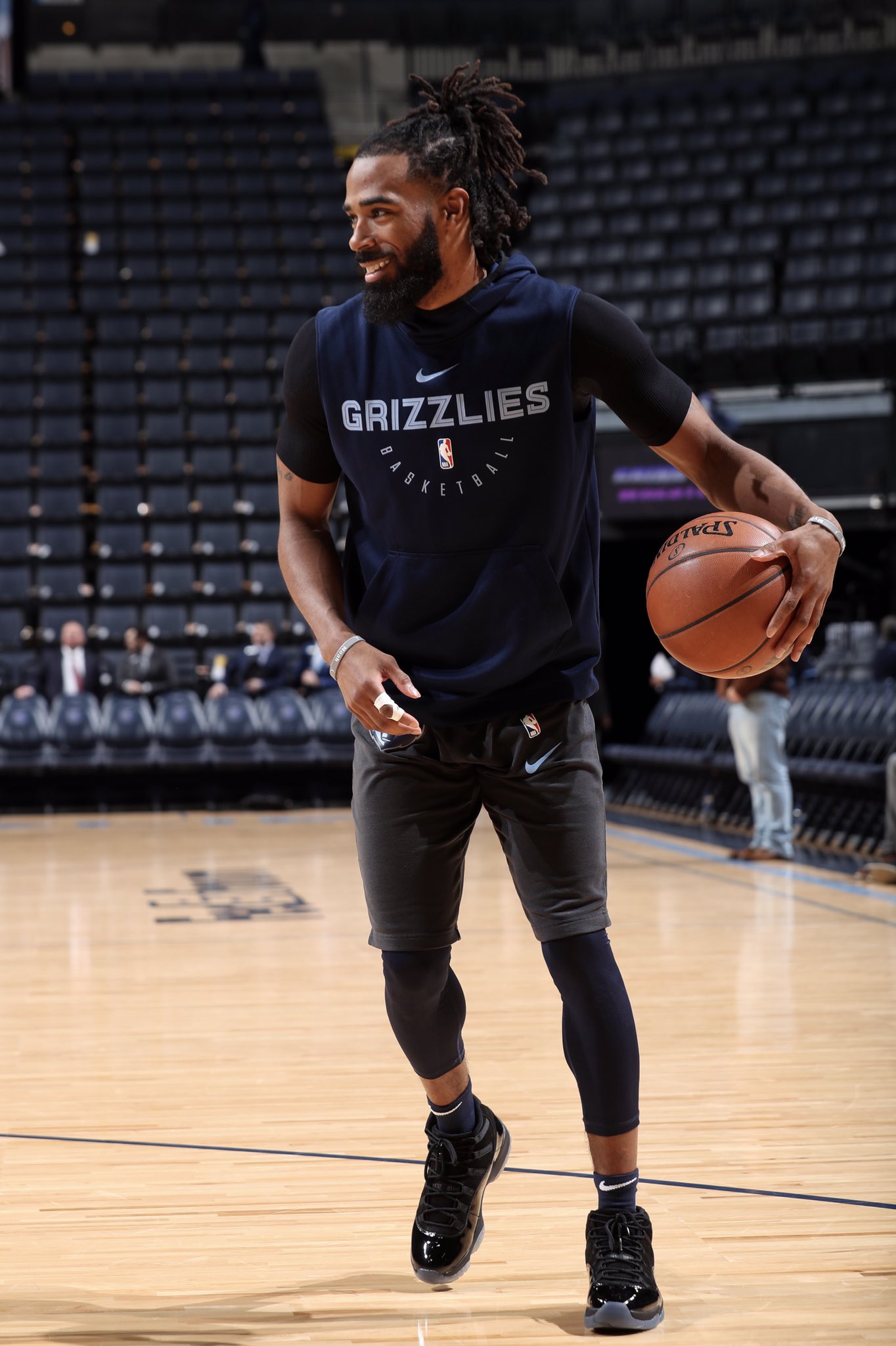 B R Kicks on X mconley11 warming up in the Cap and Gown Air Jordan 11 tonight. https t 64T5gk077o X