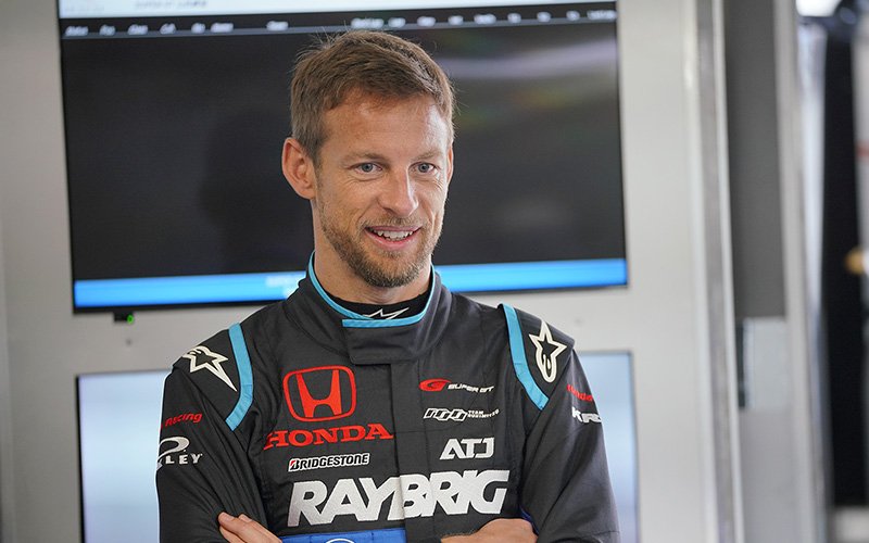 SHINGO TACHI MEMORIAL AWARD 
[舘信吾記念賞]

<a href="/JensonButton/">Jenson Button</a> became the first driver to win the GT500 title on their debut year in 13 years. In a tough field, he is our choice for Rookie of the Year in 2018: supergtworld.wordpress.com/2019/01/09/201…

#SuperGT #SGTAwards