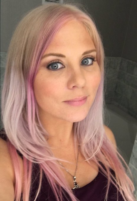 Ashley Steel’s pics and videos