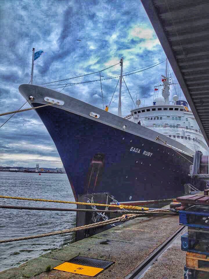 nauticallyspeak's tweet photo. 5 years ago today (10th Jan 2014) @SagaHolidaysUK #SagaCruises #SagaRuby left Southampton and British waters for the final time. We were lucky to witness the final sail away from dockside after having a farewell visit to the ship earlier that day. 
#EndOfAnEra #FarewellSagaRuby https://t.co/0UZElTBQbR