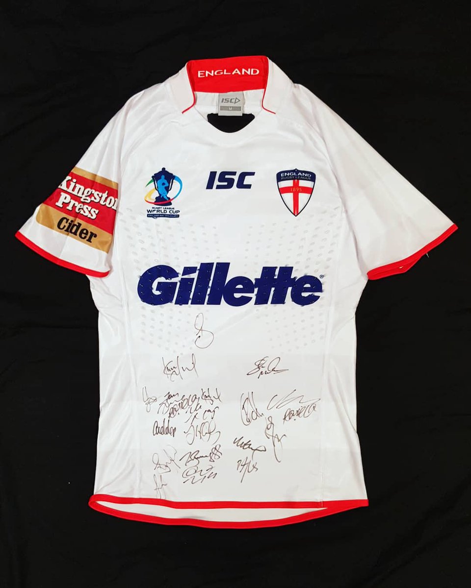 RLjerseycollec1's tweet photo. @England_RL jerseys from the #rugbyleagueworldcup Here I have a @puma #rlwc2008 retail jersey & a @ISCSport #rlwc2013 players jersey.
#internationalrugbyleague #englandlions #englandrugbyleague #pomsvaussies #pomsvkiwis #gillette #kingstonpresscider #kingstonpress #wallofwhite https://t.co/sOgZipKpGP