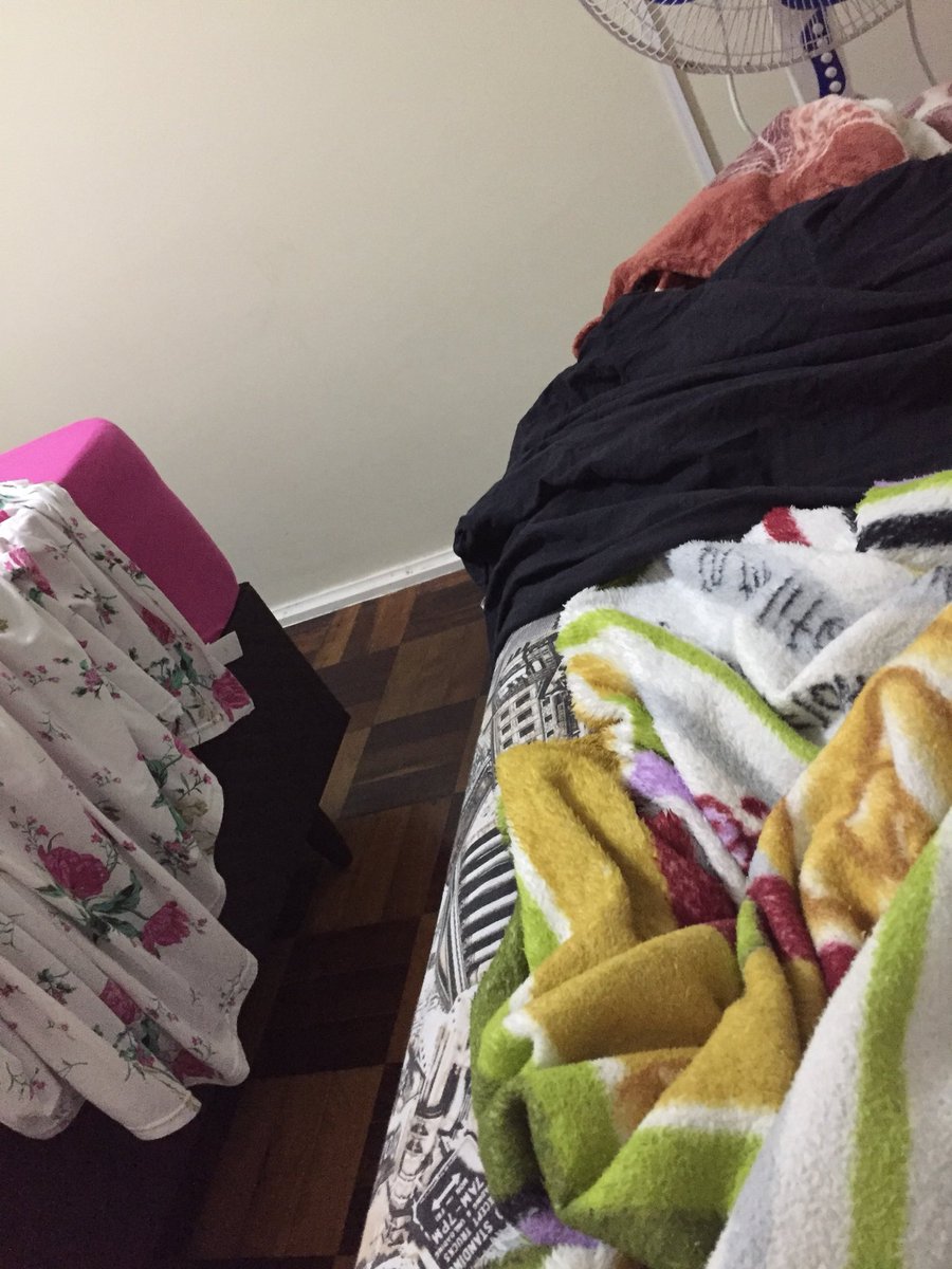 SecretGirl249's tweet photo. Tweet uma foto de onde seu celular está apontando! Com a #nestemomento
Me: https://t.co/jfq6ahdowP