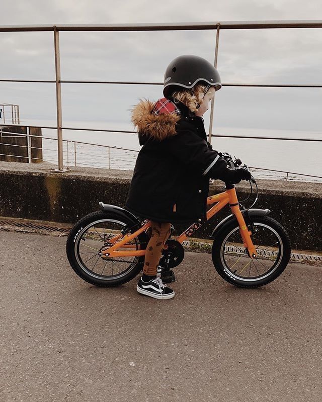 FrogBikesUSA's tweet photo. "....he used it as a balance bike for 10 minutes asked for the pedals to be put on and just rode it 😳 I stood there completely open mouthed!"
--- Belles & Pops
#lovetheoutdoors #kidswhoride #raiseriders https://t.co/hNsWPbC7SJ