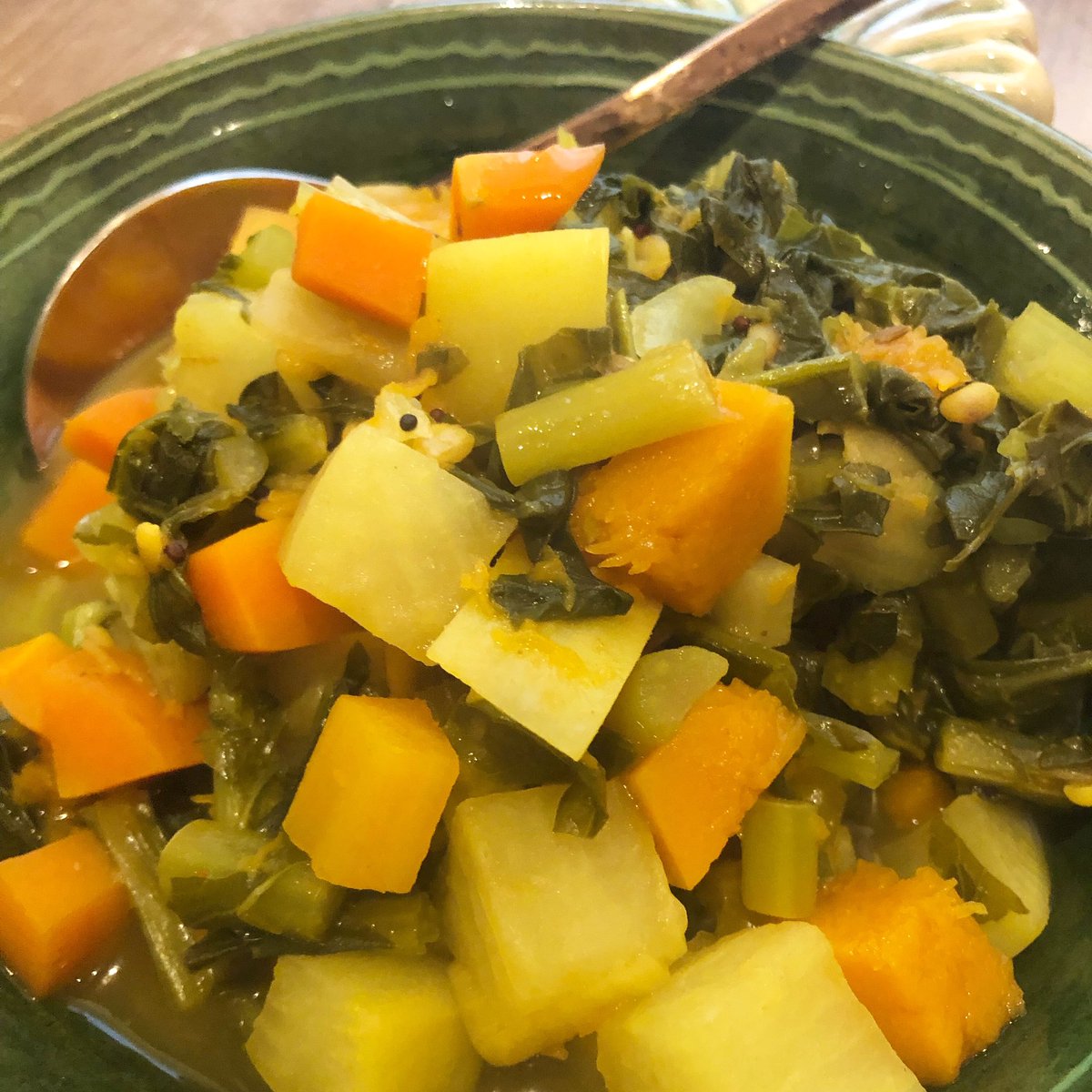 Spice up Thursday!

#vegetablecurry #vegetablestew #vegetariancurry #daikon #peanutoil #butternutsquash #mustardseed #sambar #southindianfood #spicybreakfast #foodhunter #foodblog #theworlddigested 
#南インド料理 #サンバル #野菜カレー #インド家庭料理 #バターナッツかぼちゃ