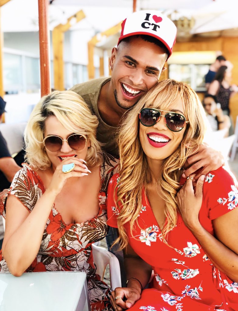 littlemisslouch's tweet photo. THIS IS WHAT IT IS TO BE HAPPY ๐
#loveliveshere #friendslikethese #foreversummer #squadgoals @LeighAnne_Will @lylevolkwyn #hello2019 #pursuepretty #glowgetter #photooftheday #livelifelarge #lifebydesign #practicejoy #wishyouwerehere #tbt #chasinglight #summer2019 #capetown https://t.co/WpHFmPEKgV