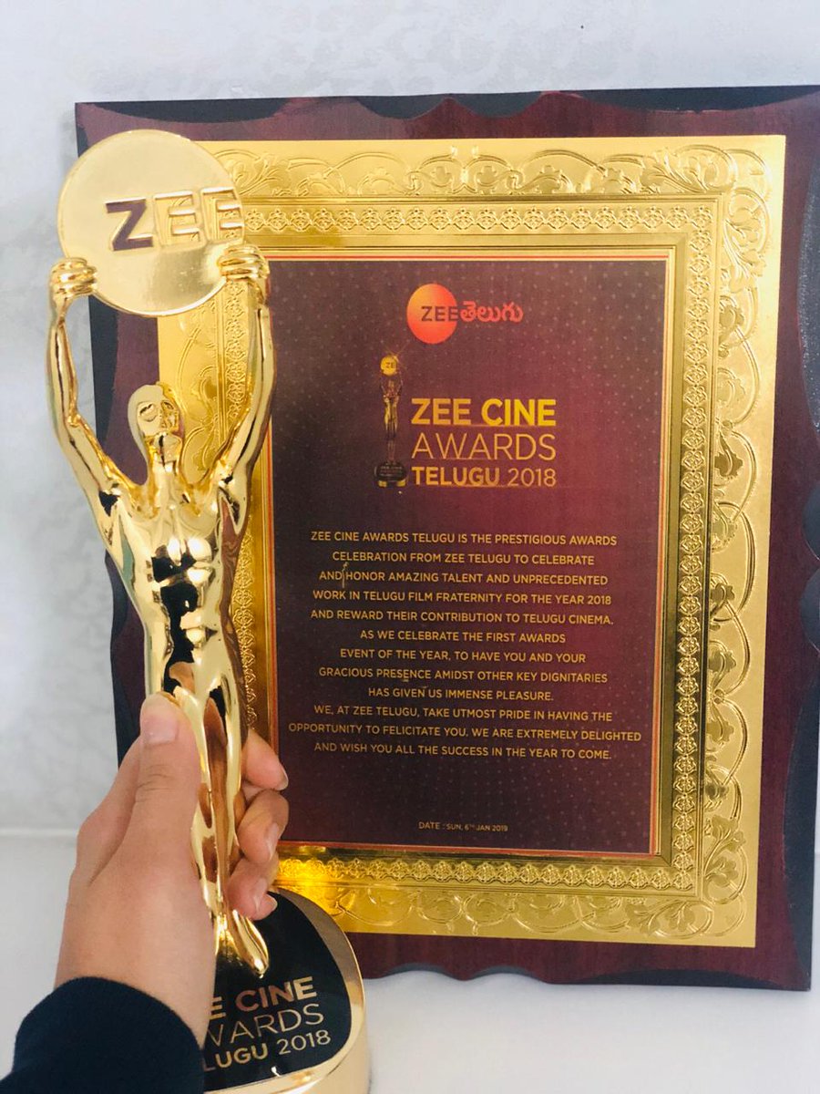 iamRashmika's tweet photo. My  first award of 2k19 and I am loving it..thankyou so much for this peeps..♥😘 https://t.co/zbjZSD4k7x