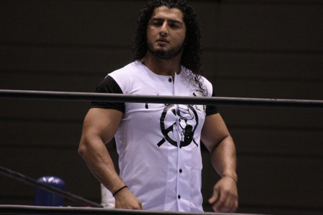 Kumiko On Twitter ルチャドール兄弟 ルーシュとミスティコとドラゴン リー なんという凄い兄弟達 今年はルーシュ さんが来ないので 内藤さんの甘えん坊哲也が見れないのが残念 内藤さんはルーシュさんにめっちゃ甘えるんですよ ルーシュさんもよしよししてあげる