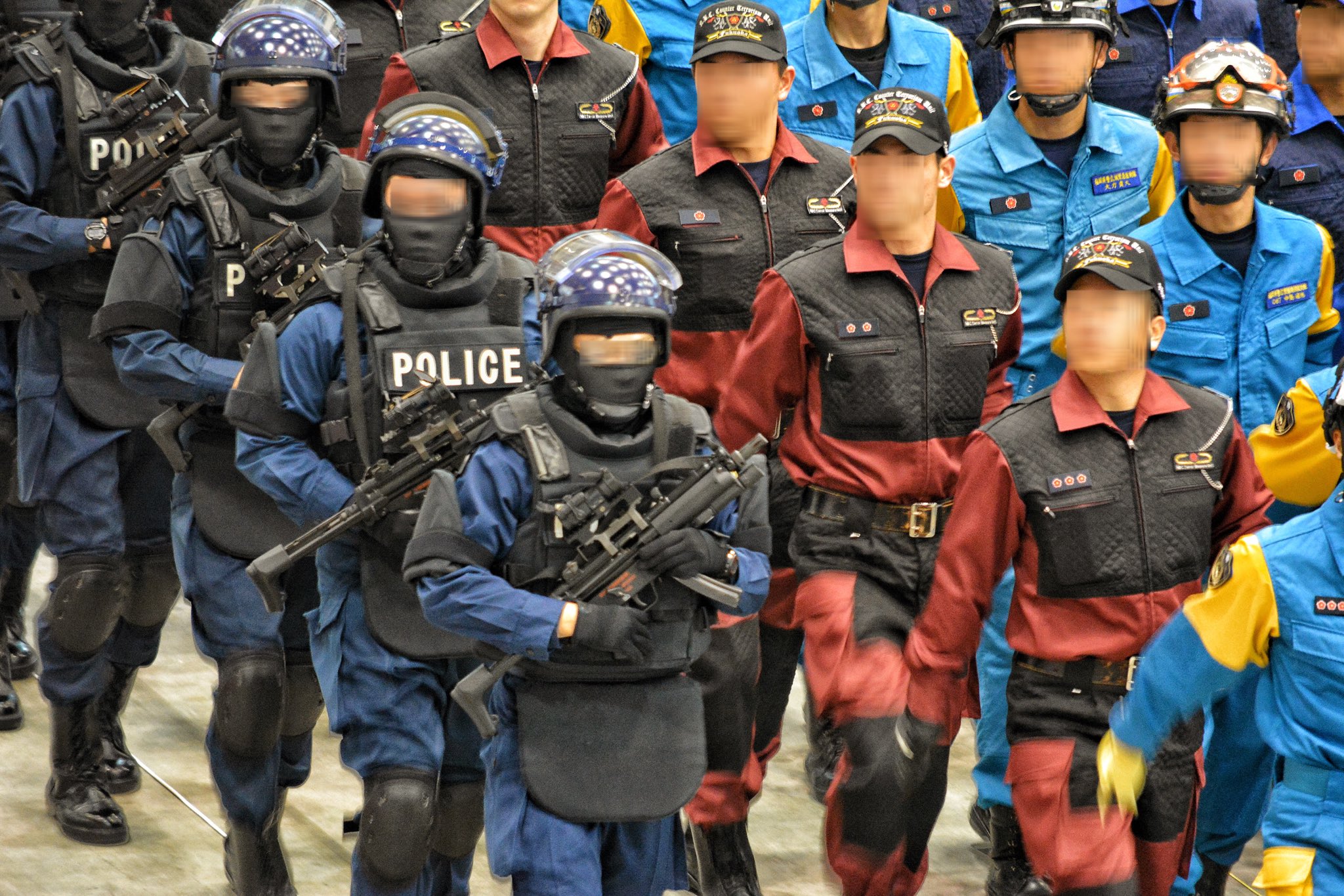 きゅいまる على تويتر 福岡県警 警備部 第一機動隊 銃器対策部隊 Mp 5a3jpと携行ケース 短機関銃だけあってケースもスマートだなぁ きゅいまる على تويتر 福岡県警 警備部 第一機動隊 銃器対策部隊 Mp 5a3jpと携行ケース 短機関銃だけあってケースもスマートだなぁ