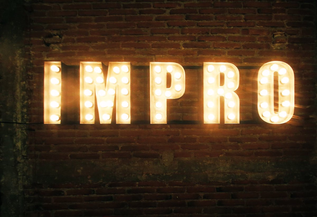 Impro_Visa's tweet photo. CIERRE DE NUESTRA NUEVA SEDE

Querid@s alumn@s, amig@s, cómplices y colegas:
Antes que otra cosa, quiero desearles un maravilloso año; uno lleno de juego, risas profundas y honestas, salud física, mental y emocional, amor propio, buenos éxitos y mejores fracasos. https://t.co/webNuLsEoF