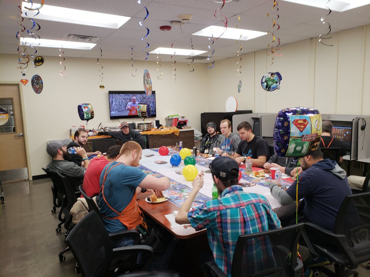 TaraMailliez's tweet image. Mmmm..... Ribs, Mac, Bushes Grillin' Beans, Hawaiian Rolls, Sweet Tea Lemonade , and cookies.
Can you say #Spolied @phil07electra
#LateNightSamePage 
#0134 #FreightTeamRules
🍽