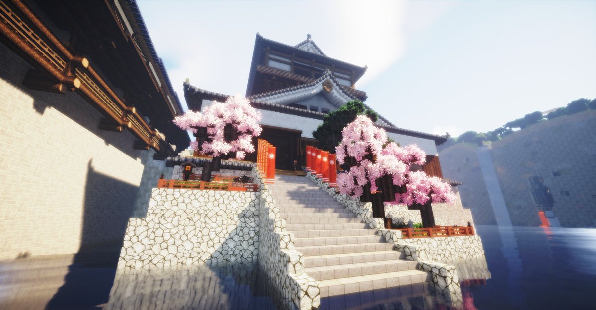Seven Sur Twitter 和風のお城完成 モデルにした丸岡城にはソメイヨシノが植えられてるみたいだから桜も生やしてみた 植物多めの正面から見ると意外にカッコ建てれたかも Minecraft マイクラ 丸岡城