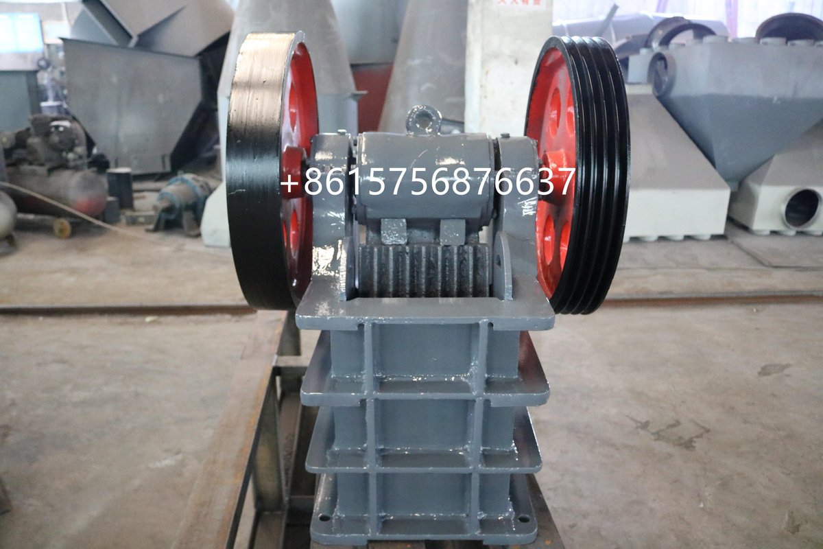 Good Morning, all of my friends
Mining Equipment:
Vibrating Screen + Jaw Crusher + Conveyor Belt
Do you need it? 
Contact me
Whatsapp: +86 15756876637
Email: goofandweirdo@gmail.com