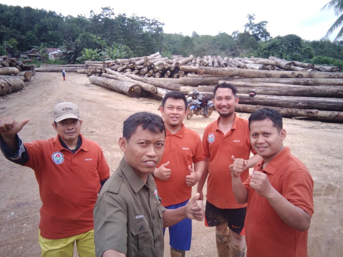 #PLDkuTop Pengabdian Tanpa Batas (Purnawaktu) itulah mereka #perjuangkanmereka
<a href="/jokowi/">Joko Widodo</a>
<a href="/cakimiNOW/">A Muhaimin Iskandar</a> 
<a href="/EkoSandjojo/">Eko P. Sandjojo</a>
<a href="/taufikmadjid71/">IG : taufik.madjid</a> 
@fachrilabalado 
<a href="/jointabalong/">Jointabalong</a> 
@JOINKalsel