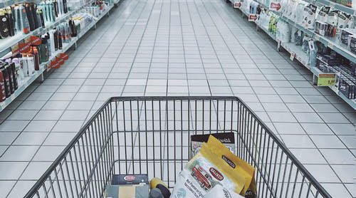 tlgcommerce's tweet photo. Retail is an industry that has historically been dominated by the offline sector. As e-commerce gradually became a common shopping practice in people’s lives, the proportion of online and offline retail sales has reached an equilibrium point…

https://t.co/2YdvWmWU6z https://t.co/LFKCi8O7BO